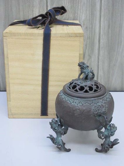 高岡銅器　香炉　須賀七郎作　玉型　三獅子