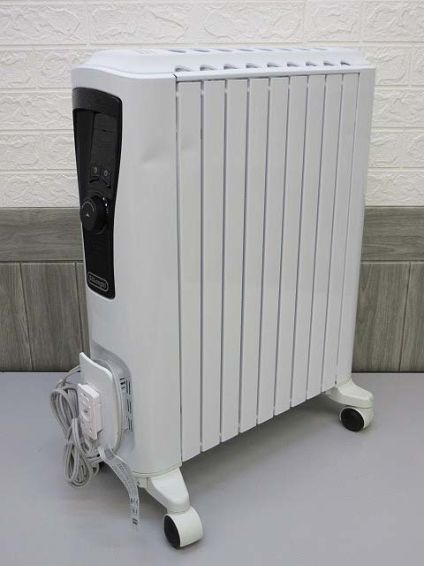 DeLonghi（デロンギ）　オイルヒーター　ホワイト　1500W