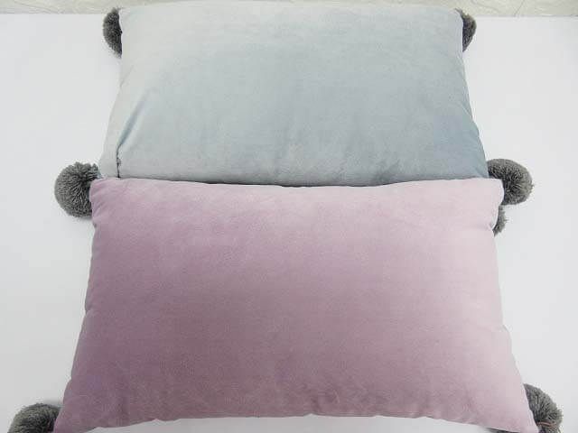 ポンポンクッション　2個セット　パープル＆グレー　輸入雑貨