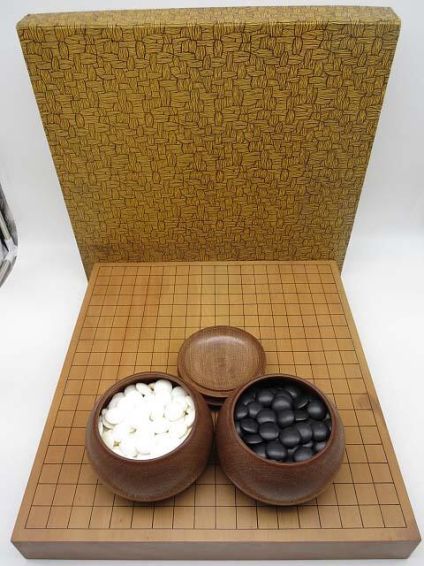 碁盤　2寸　42×45cm　蛤碁石＆碁笥付き　元箱入り
