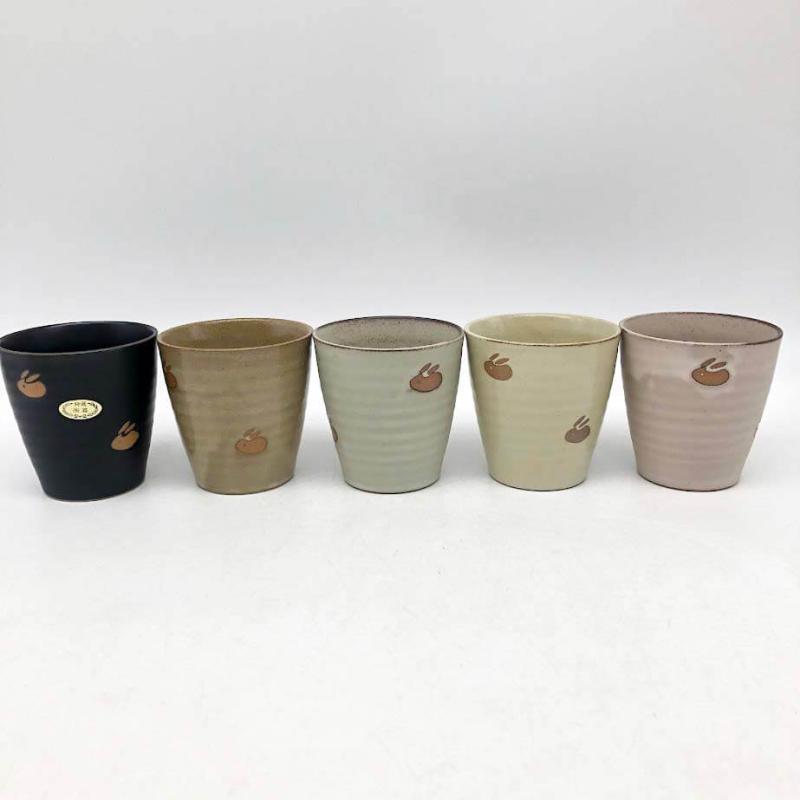 美濃焼 水峰窯 小皿付きカップ5個＆中皿セット 五釉うさぎ 5色 陶器製 湯呑 蓋にもなる小皿付 兎 三角皿 プレート 和食器