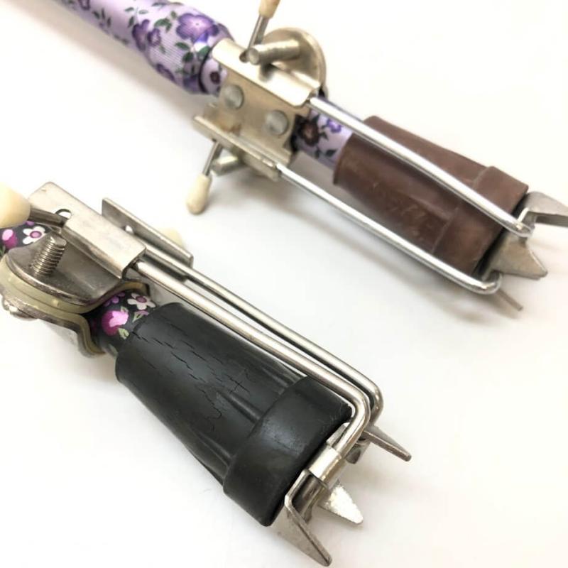 杖 2本セット 小花柄 女性向け 伸縮 軽量 つえ スパイク付き アイスピック付き 王冠型 歩行補助
