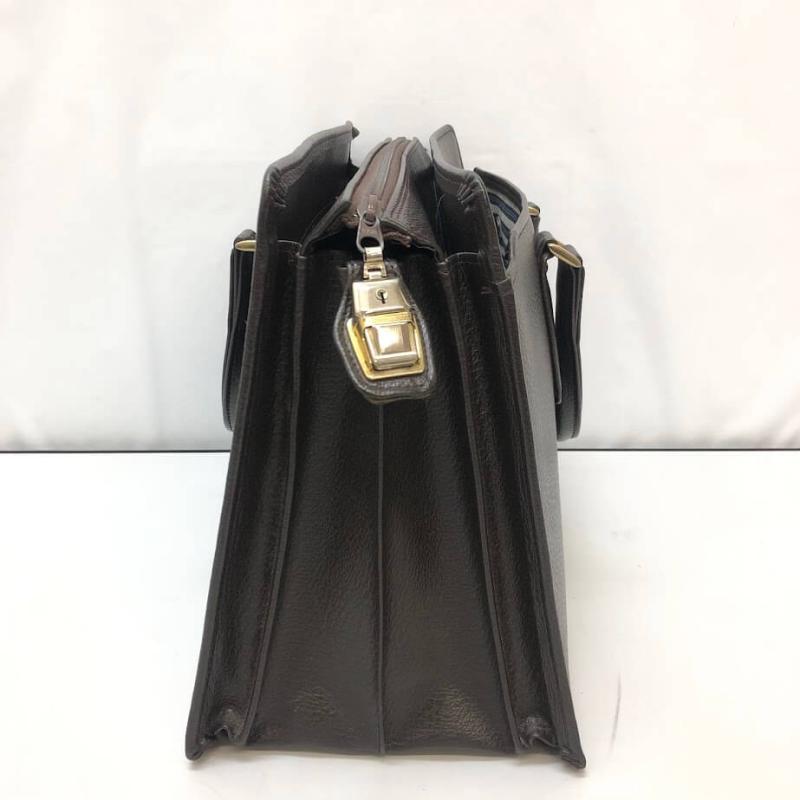 クリックで拡大 ビジネスバッグ ダークブラウン レザー調 鍵付き ブリーフケース 鞄 こげ茶 仕事用 書類入れ 厚みあり しっかりした 男性向け - 画像4